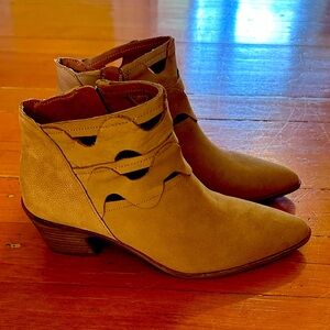 Lucky’s Brand Tan Ankle Boots